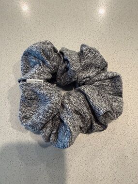 Like New Vuori Gray Large Scrunchie